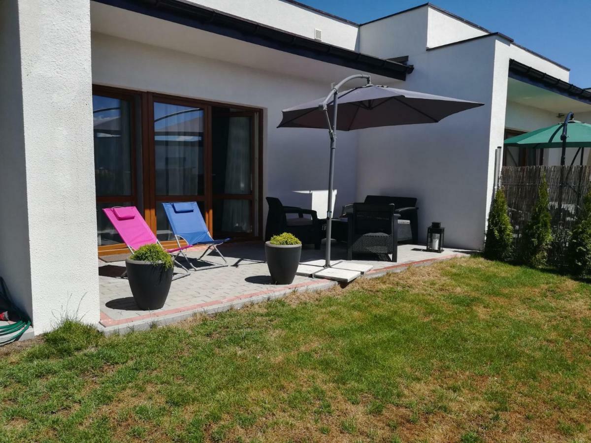 Apartamenty Baltyckie - Sloneczna Oaza - Parking, Taras, Ogrod, Wifi Устка Экстерьер фото